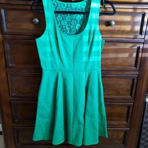Kelly Green Jessica Simpson dress